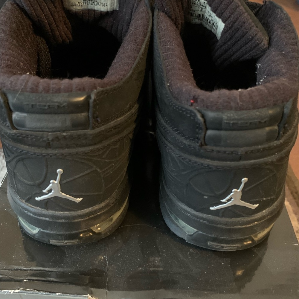 Jordan Sneakers - Picture 3 of 5